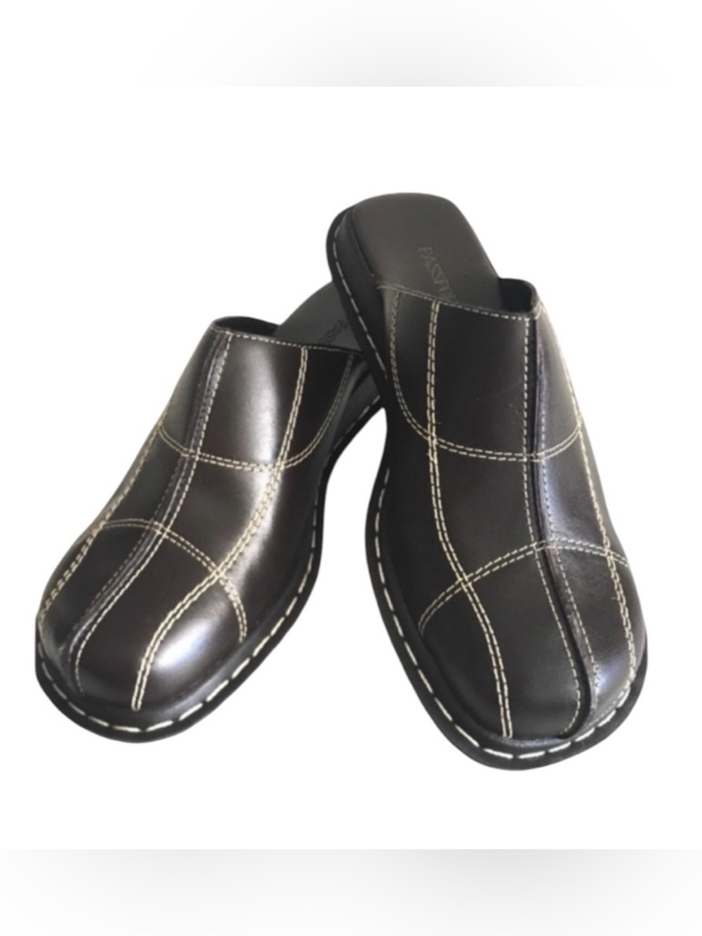 NWT Leather Clogs. Chocolate Brown. Size 6.5M